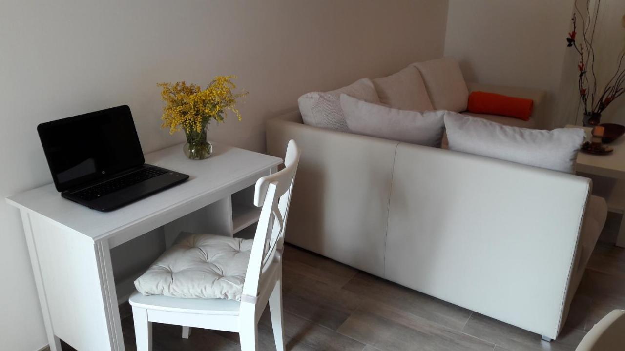 Rakotule Apartment Nena- Apartman Sa Posebnim Ulazom U Prizemlju, Terasom I Zelenom Okucnicom מראה חיצוני תמונה